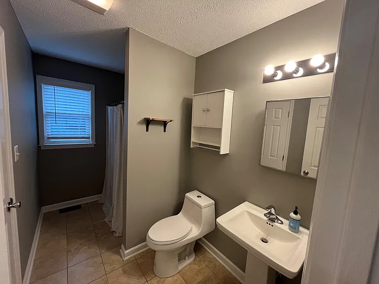 620 E Davie St — Photo 12