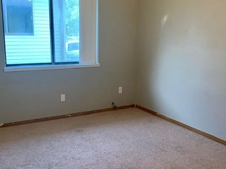 960 Boston Way — Photo 9