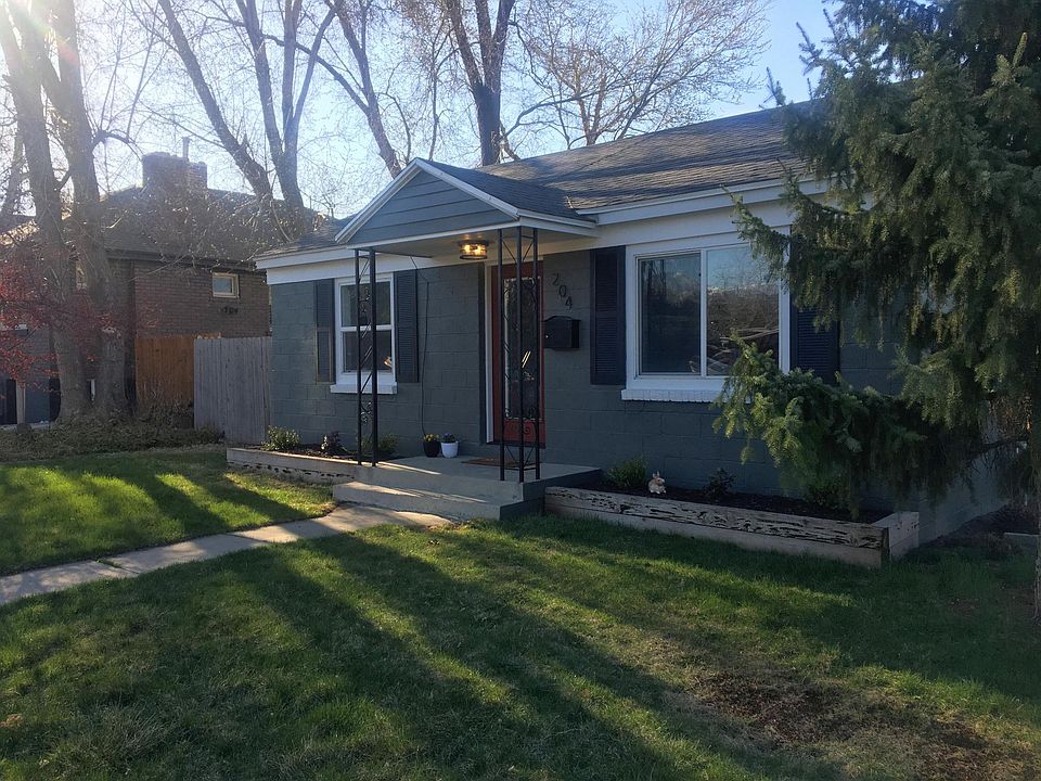 Front of House 204 E Truman