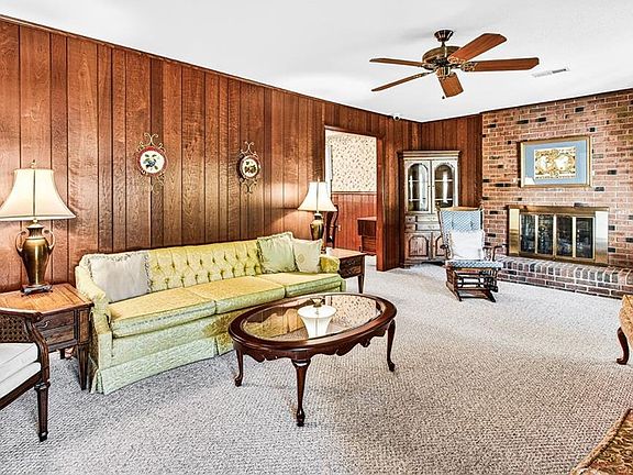 5th image of 2349 Lambert Dr