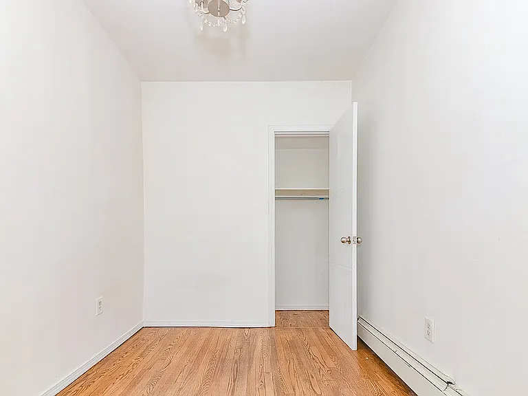 249 Melrose St #3L — Photo 11