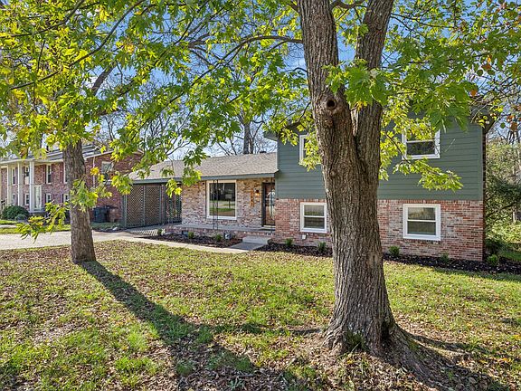 3rd image of 2641 Mossdale Dr