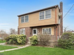 64 Madison Ave, Rochelle Park, NJ 07662