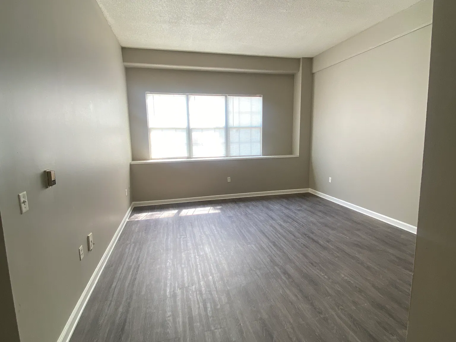Chicago Park Place Apartments — Photo 3