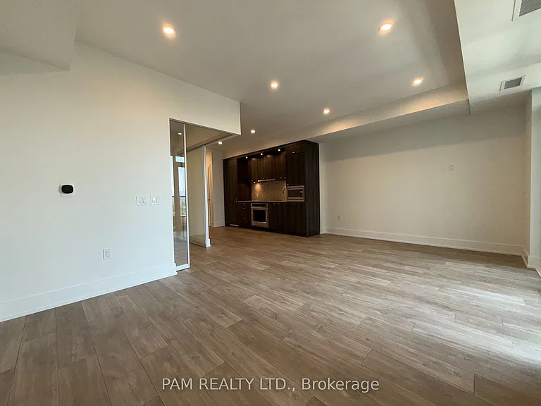 858 Dupont St #839 — Photo 4