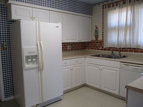 3rd image of 3752 Tea Rose St. #3752