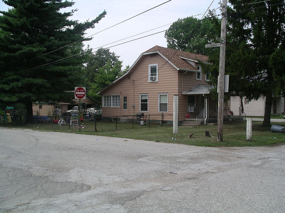 Home is on a corner lot