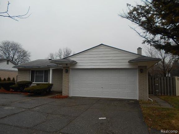3rd image of 23430 Brandywynne St