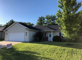 409 Burning Bush Rd, Columbia, MO 65202