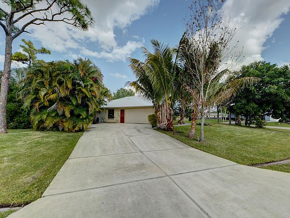 5th image of 1979 SW Woodside Way