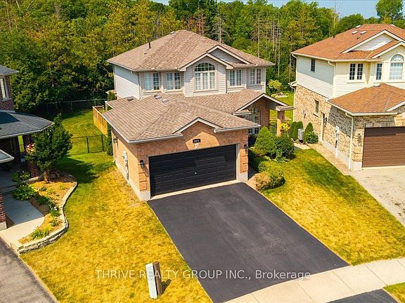 3rd image of 1571 Blackmaple Cres