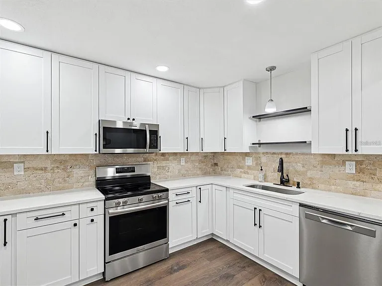 1008 E Norfolk St — Photo 16