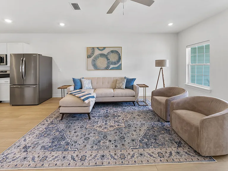 2316 Discovery Loop — Photo 2