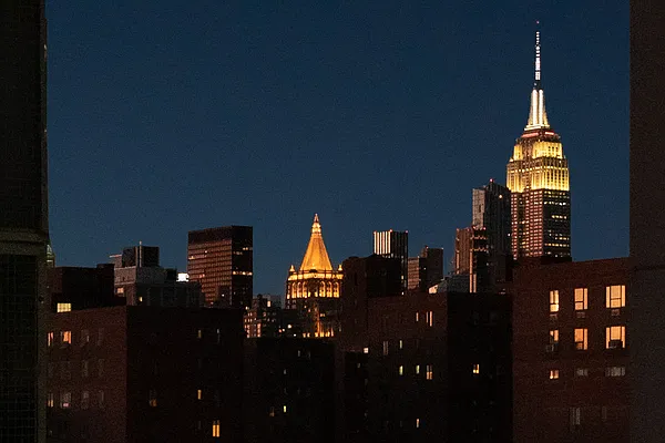 Rented by Douglas Elliman | media 23