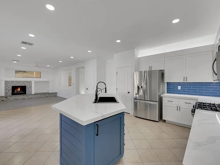 56 Ashby Hills Ct — Photo 9