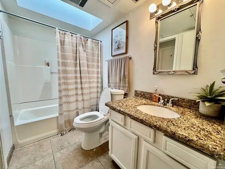 2700 Parker Ln — Photo 5