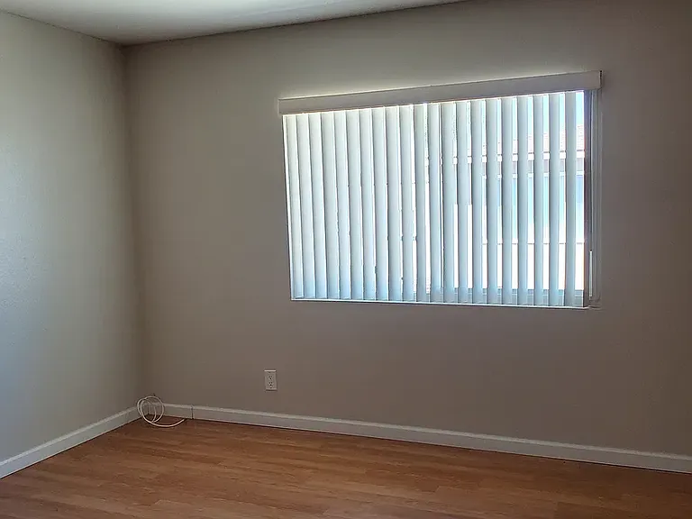 1250 Hillandale Ave — Photo 7
