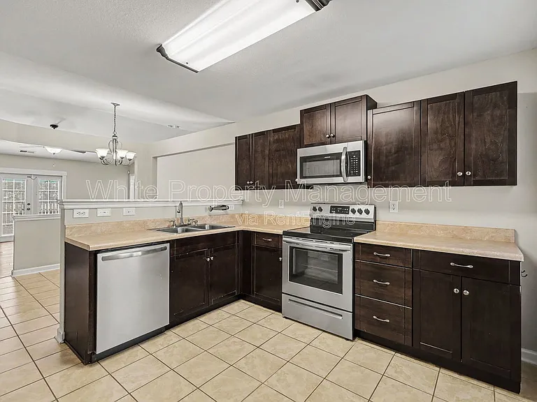 1820 Meadow Crossing Dr — Photo 10