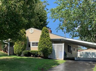 40 Midwood Ln, Levittown, PA