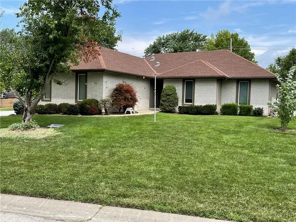 16742 W 155th Ter, Olathe, KS 66062