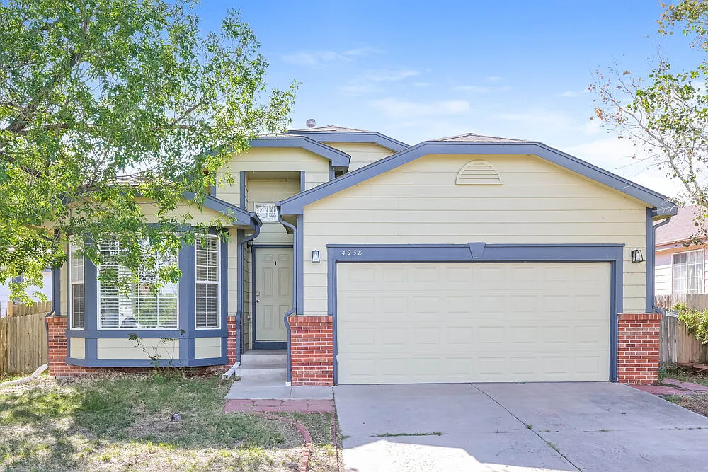 3 bed, 2.0 bath, 1666 sqft, $3,035 — Photo 1