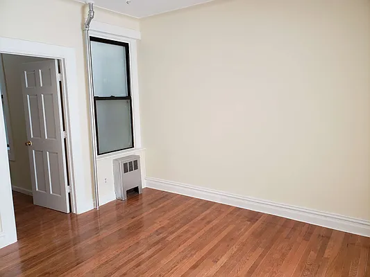 Rented by Chous Realty Group Inc | media 3
