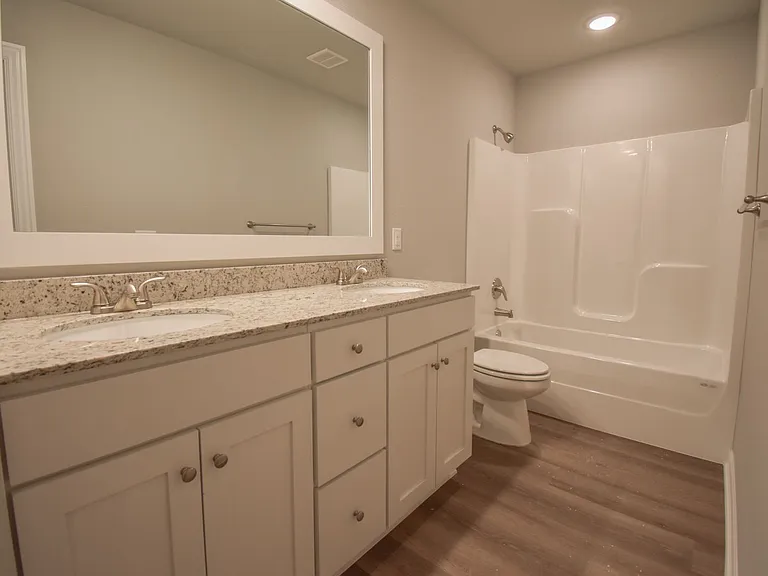 929 W Buchanan St #2 — Photo 8