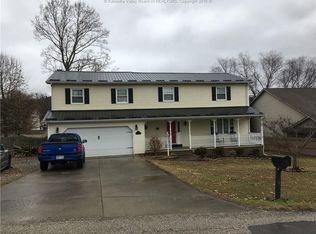 1032 Marina Dr, Hurricane, WV 25526