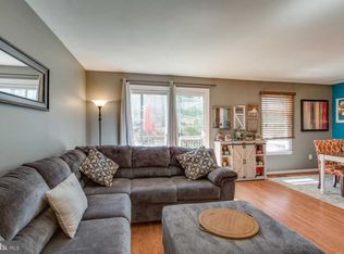 6909 Trestle Ct, Lorton, VA 22079