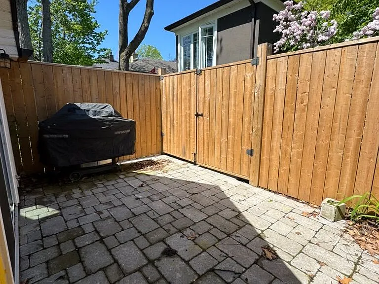 40 Bond St #TOWNHOUSE — Photo 14