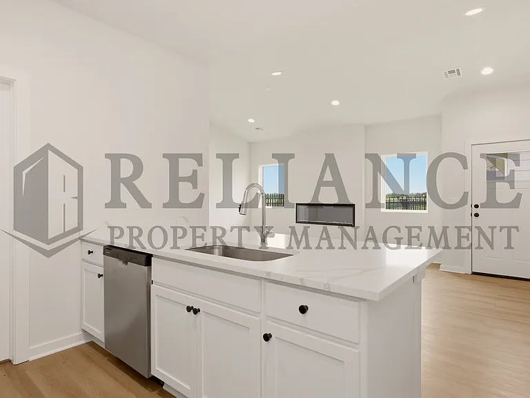 202 N Gowen St — Photo 26