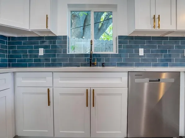 19034 Eccles St, Northridge, CA 91324