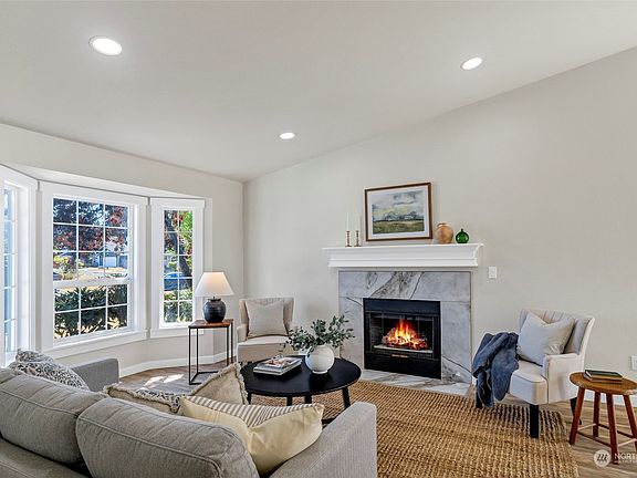 5th image of 5005 39th Street NE