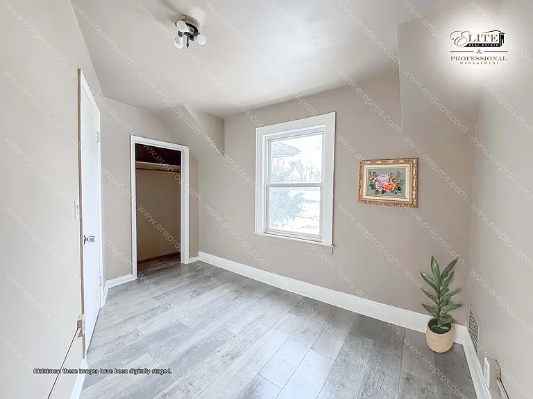 955 Perry St — Photo 18