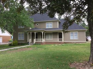 1124 Sweetwater Cir, Lawrenceville, GA 30044