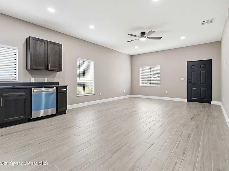 1649 Belem St SE #1649B — Photo 8