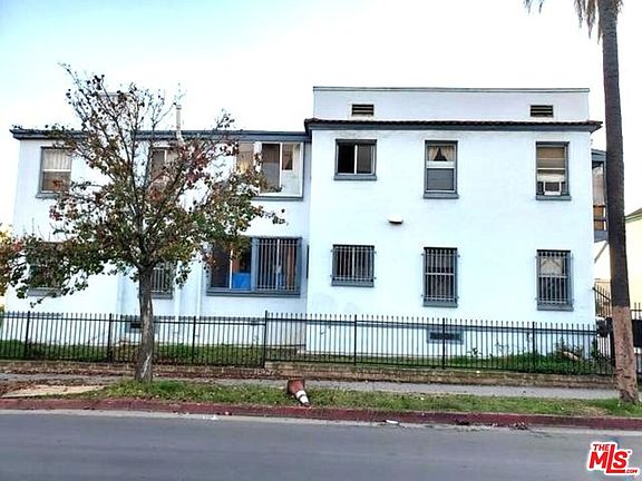 3rd image of 901 S Catalina St
