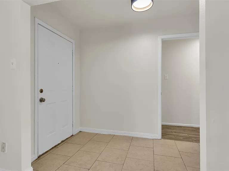 6913 Chasewood Dr — Photo 11