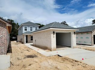 61 9th Ave #C, Shalimar, FL 32579
