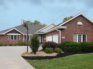 7829 Amelia Dr, Lincoln, NE 68516