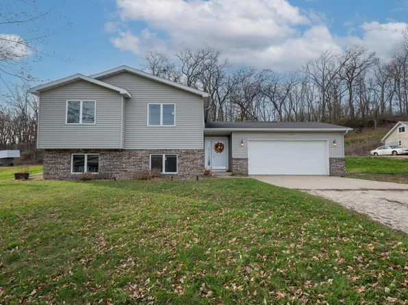 1560 Wabasha Ave, Saint Charles, MN 55972