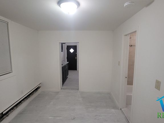3rd image of 3605 Olinville Ave #Basement