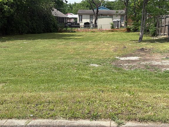 5th image of 1907 E Overton Rd
