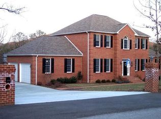 2720 New Ridge Rd, Elliston, VA 24087