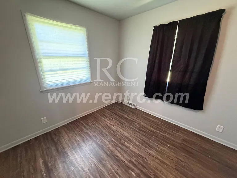 312 Holmes Ave — Photo 10