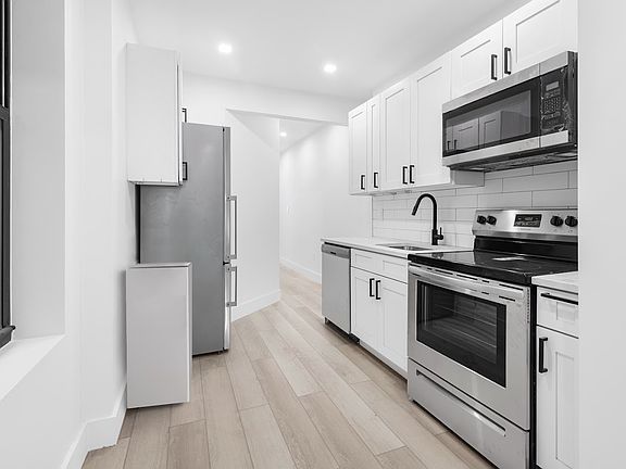 4th image of 34-32 43rd St #1R