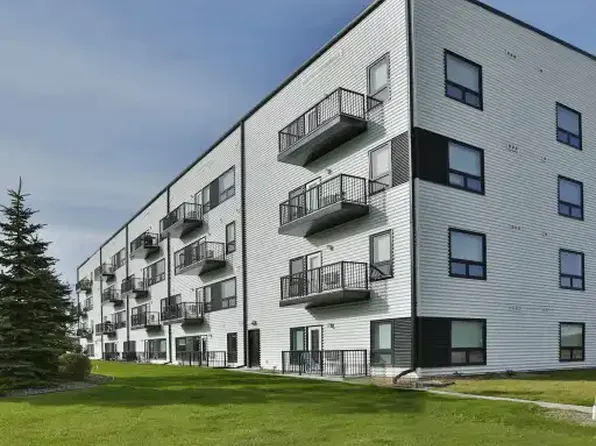 30 De La Seigneurie Blvd #100, Winnipeg, MB R3X 0M5