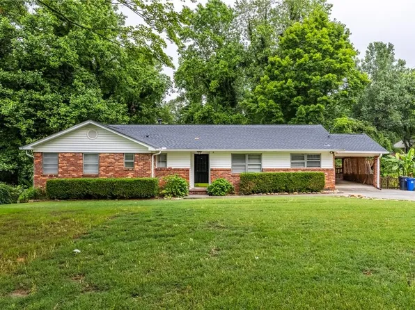 1966 Briarwood Dr, Gainesville, GA 30501