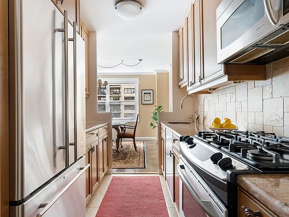 3rd image of 150 W End Ave APT 4M