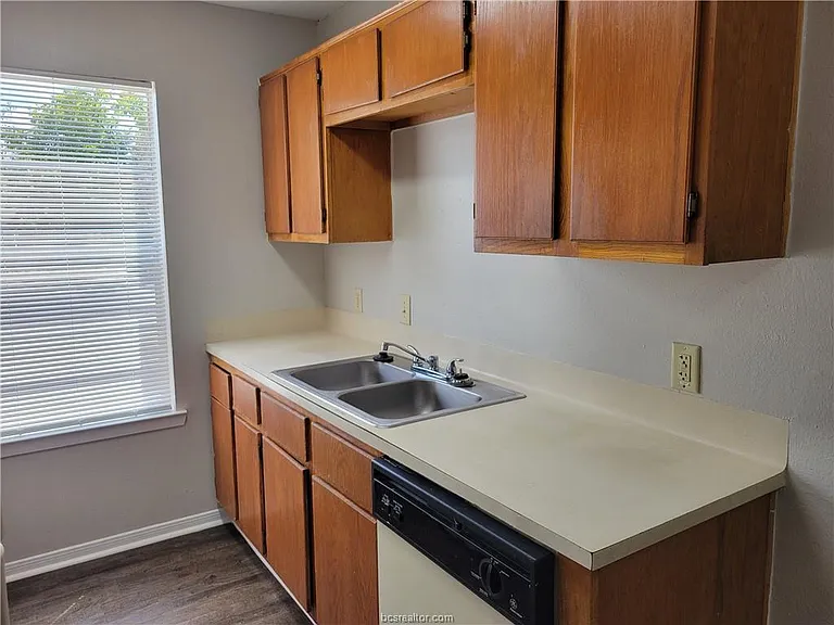 2905 Prairie Flower Cir #B — Photo 5